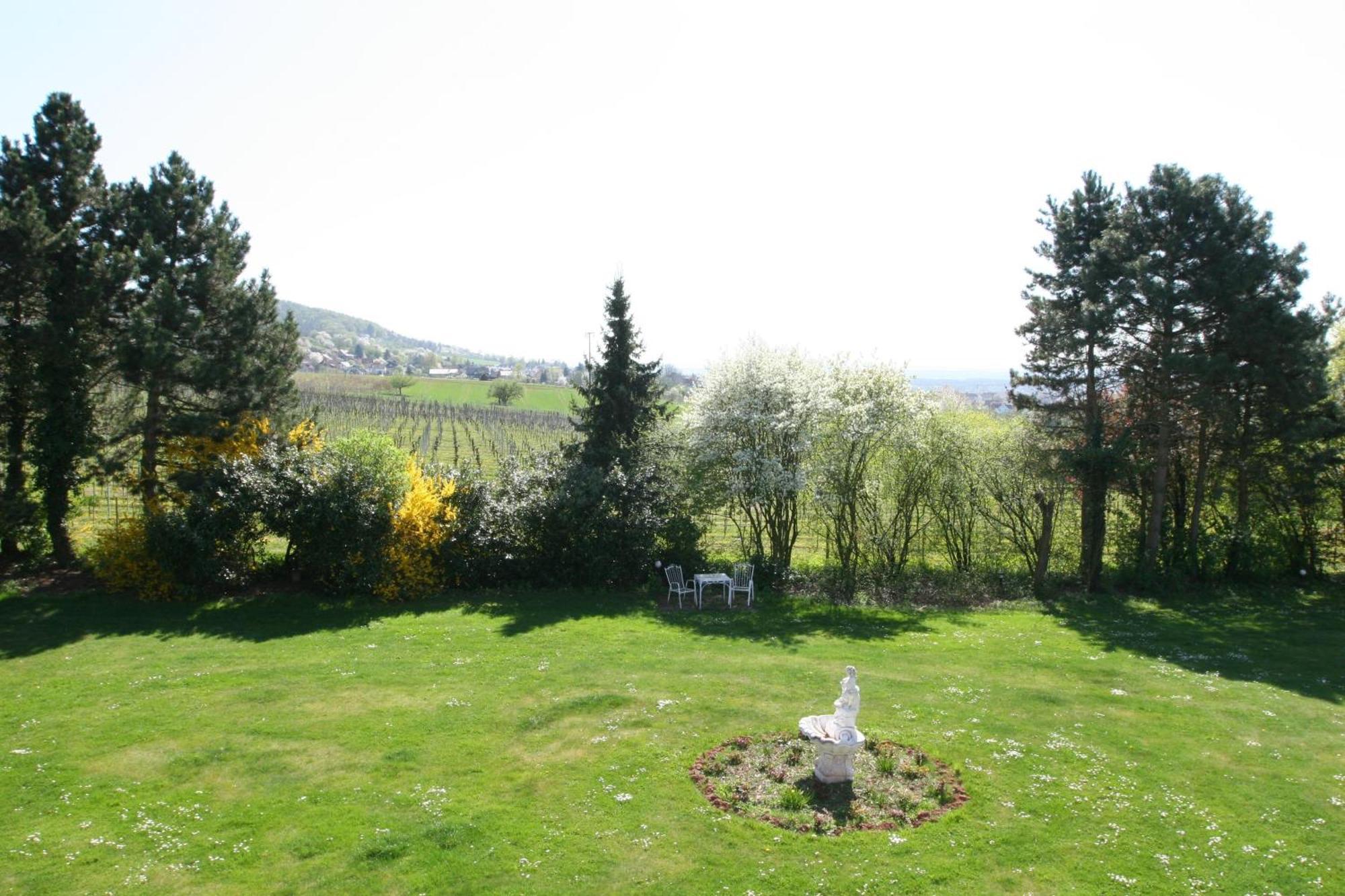 Krone Am Park - Gaestehaus Des Hotel Krone Alzenau in Unterfranken Luaran gambar