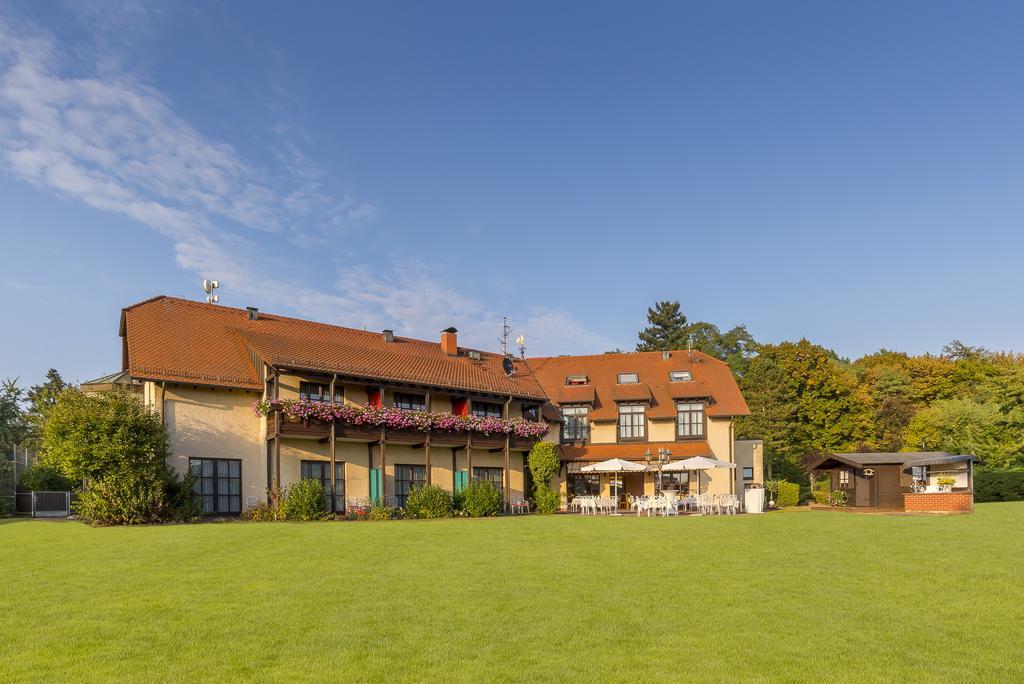 Krone Am Park - Gaestehaus Des Hotel Krone Alzenau in Unterfranken Luaran gambar