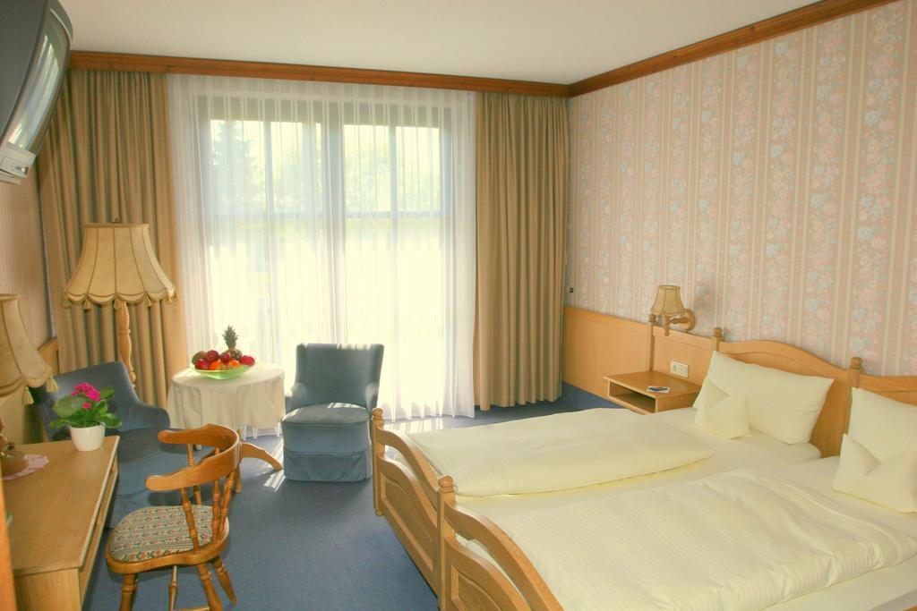 Krone Am Park - Gaestehaus Des Hotel Krone Alzenau in Unterfranken Luaran gambar